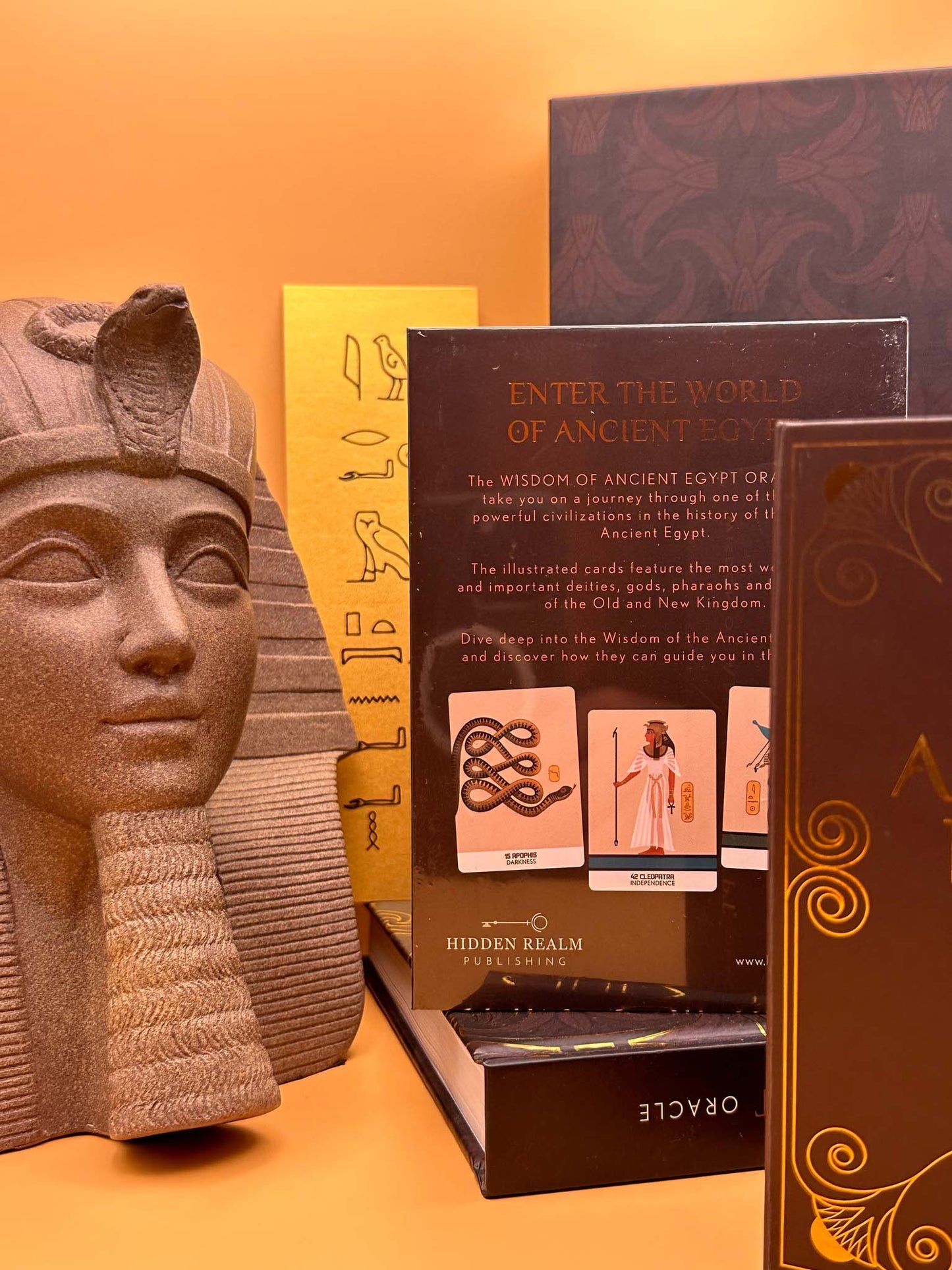 Bundle Pharaoness: Deck & Guidebook Deluxe & Pouch & Altar Cloth & Bookmark - WISDOM OF ANCIENT EGYPT ORACLE